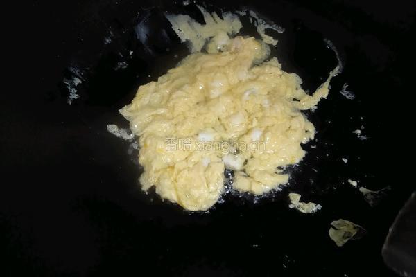 菠菜炒鸡蛋的做法图解2