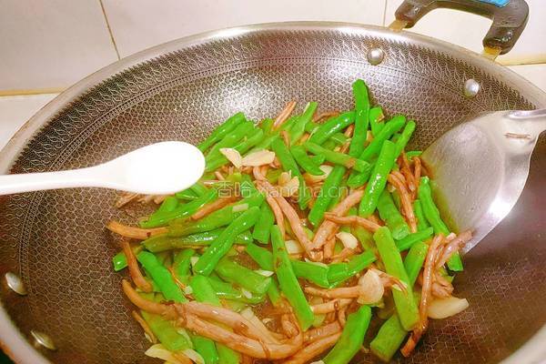 茶树菇炒四季豆的做法图解14