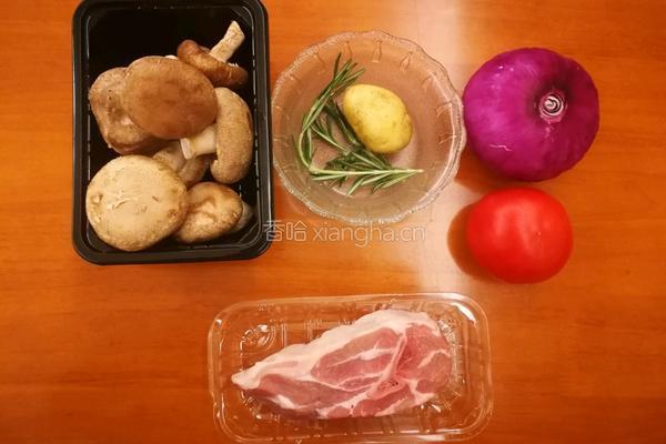 迷迭酒香烤羊腿排的做法图解1