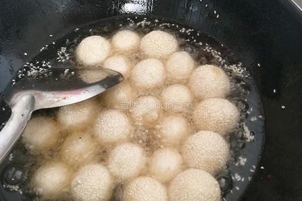 油炸芝麻球的做法图解3