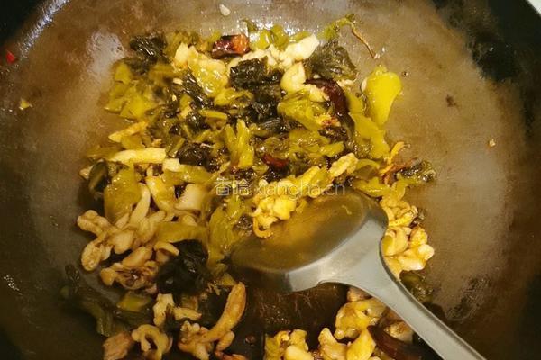 香菇鸡丝酸菜米线的做法图解4