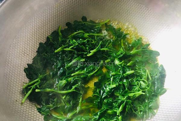 苜蓿油泼面的做法图解1