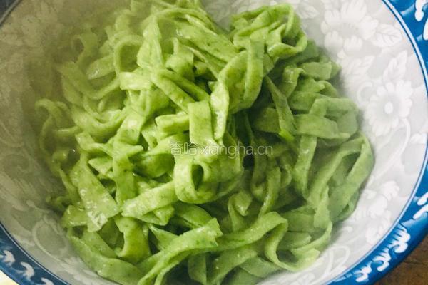 苜蓿油泼面的做法图解7