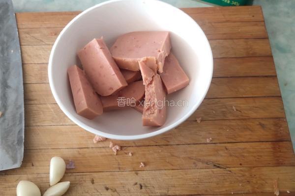 蒜薹鸡蛋炒木耳的做法图解5