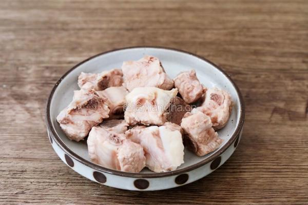 鲍鱼排骨炖土豆的做法图解3