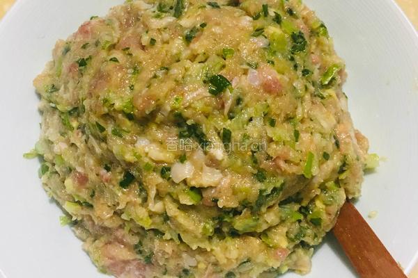 鸡肉粉丝馄饨的做法图解1