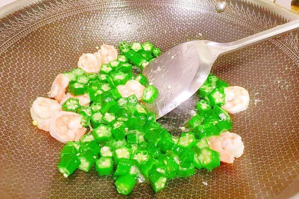 虾仁炒秋葵的做法图解15