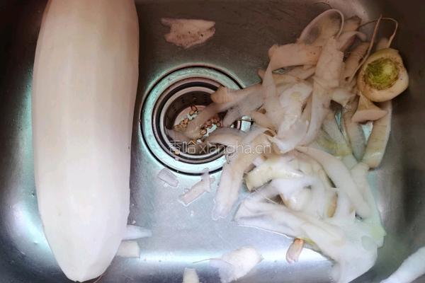 香菜萝卜丝的做法图解2