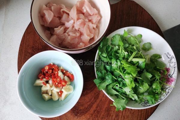 小炒鸡胸肉（减肥必备）的做法图解2