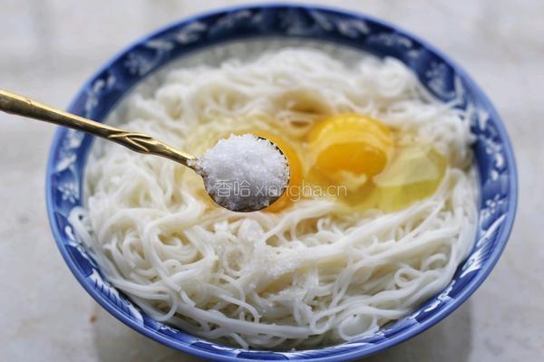 面条鸡蛋饼的做法图解2