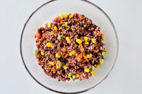 【减脂推荐】低卡饱腹三色糙米肉松饭团的做法图解2