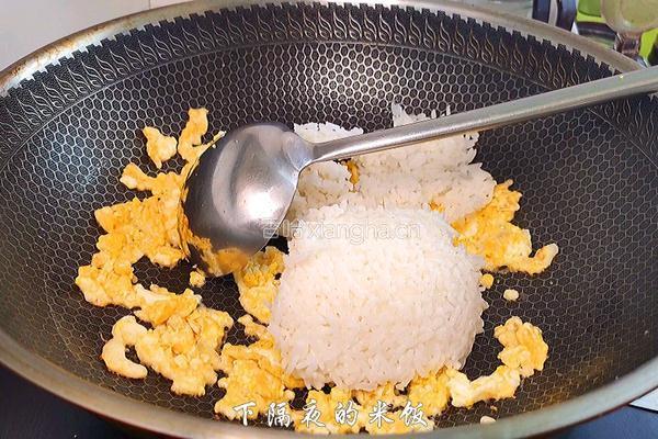 蛋炒饭的做法图解4