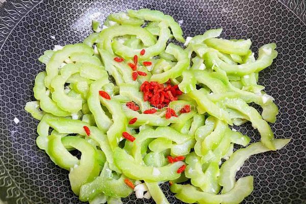 清炒苦瓜的做法图解9