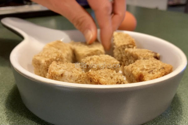 全麦面包布丁的做法图解2