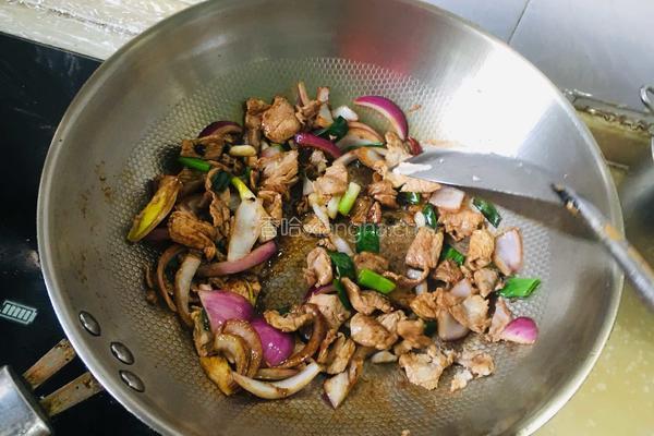 蘑菇炒肉片的做法图解5