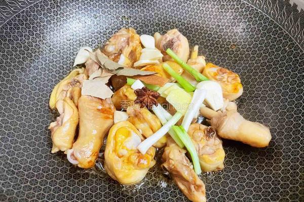 香菇炖鸡腿的做法图解9