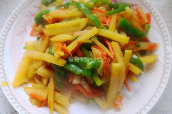 青椒胡萝卜炒土豆丝