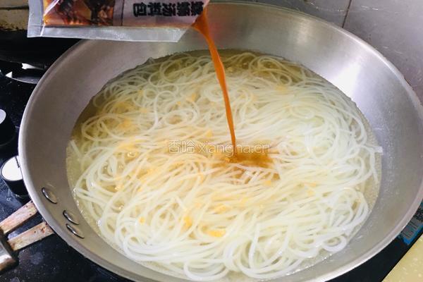 螺蛳粉的做法图解4