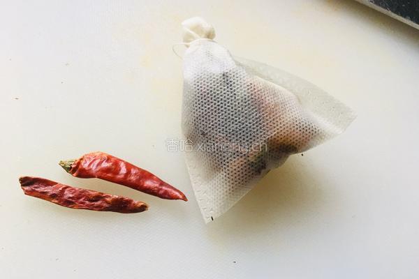 白水煮牛腩的做法图解4