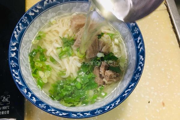 清汤牛腩面的做法图解6