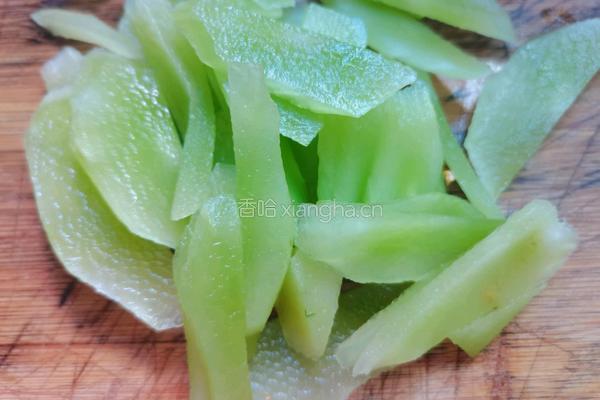 木耳炒莴笋的做法图解5