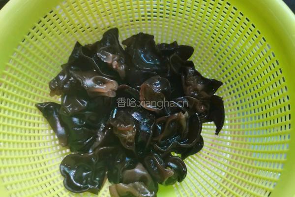 木耳炒莴笋的做法图解10