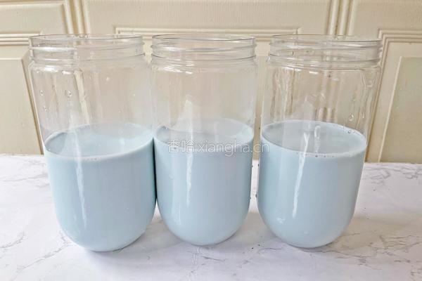 蝶豆花奶冻西米露的做法图解8
