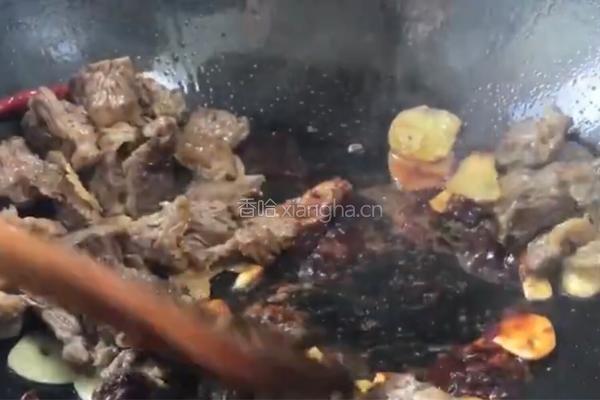 豆腐炖牛腩的做法图解10