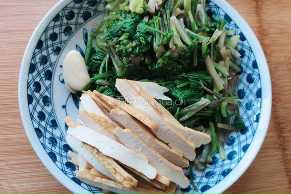 豆腐干丝炒野芹的做法图解5