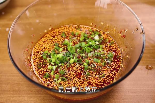 电饭煲焖鸡做法 不加一滴油也很好吃（内附万能香辣料汁做法）的做法图解8
