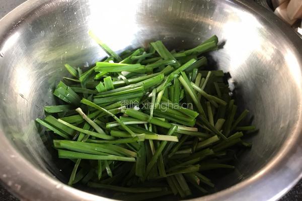 韭菜烧豆腐的做法图解3