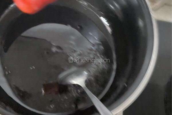 冰糖草莓的做法图解4