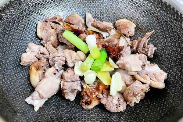 土豆焖鸭的做法图解7