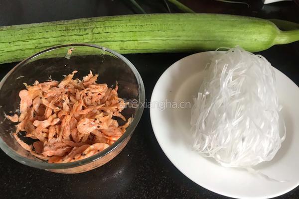 虾皮丝瓜粉丝汤的做法图解1