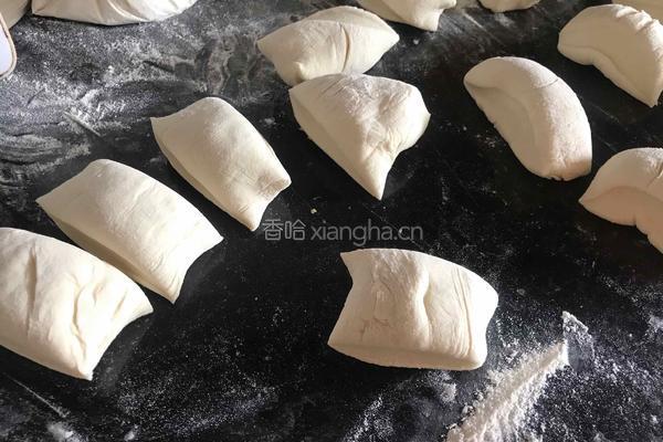 洋葱猪肉包子的做法图解13