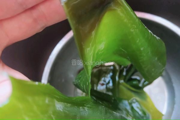 蒜香海带丝的做法图解2