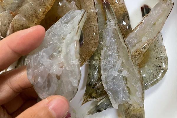 蒜蓉基围虾的做法图解3