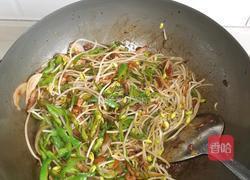 肉丝炒乌冬的做法图解4