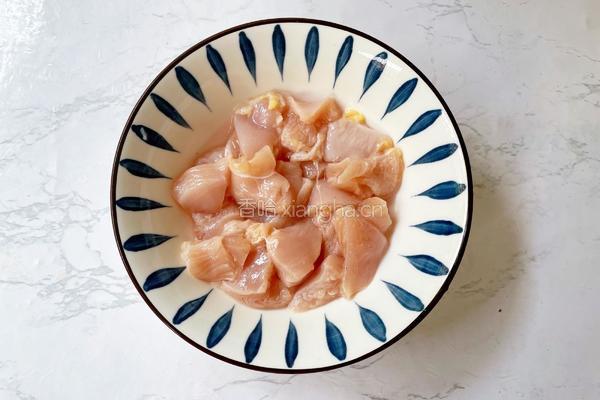鸡胸肉炒辣椒的做法图解2