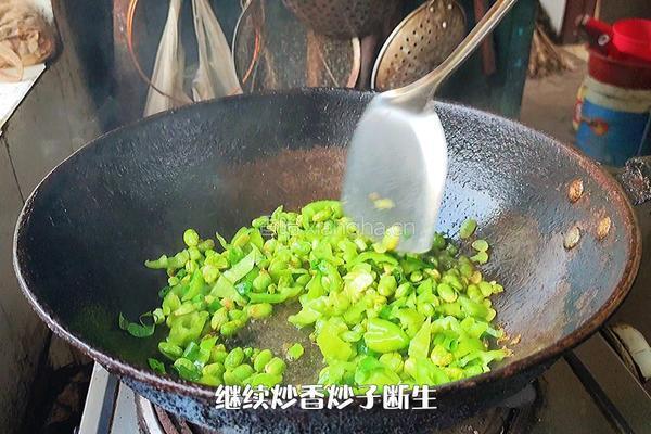 毛豆炒鸡蛋的做法图解6