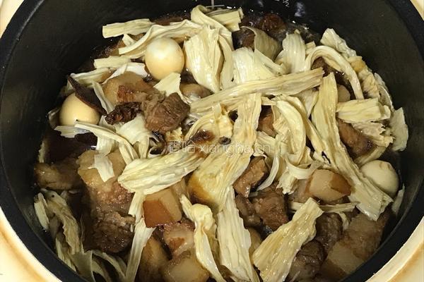 红烧肉腐竹鹌鹑蛋的做法图解5