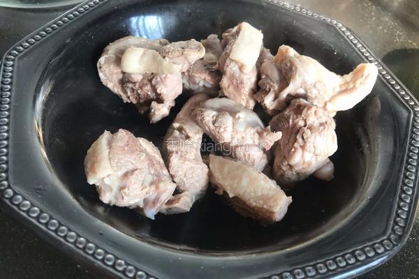 土豆烧鸭肉的做法图解4