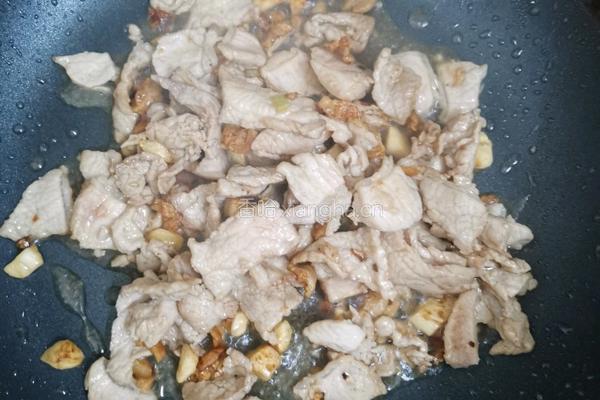芥兰梗炒肉的做法图解4