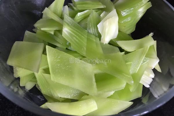 番茄炒莴笋的做法图解3