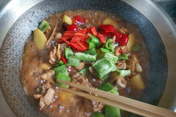 土豆炖鸡腿的做法图解12
