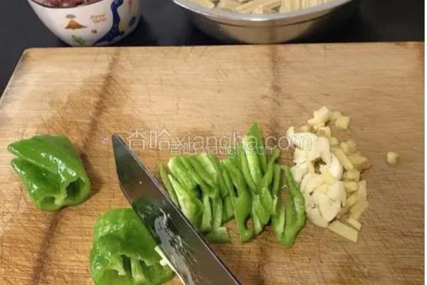 腐竹炒肉的做法图解4