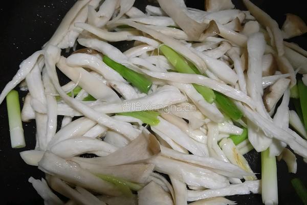 杏鲍菇炒肉的做法图解4