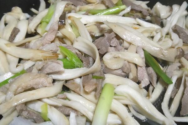 杏鲍菇炒肉的做法图解6