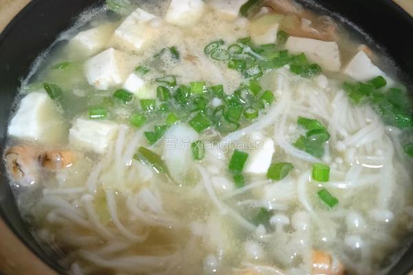 金针菇豆腐汤的做法图解6