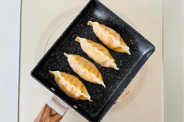 10分钟搞定好吃又营养的抱蛋煎饺的做法图解2